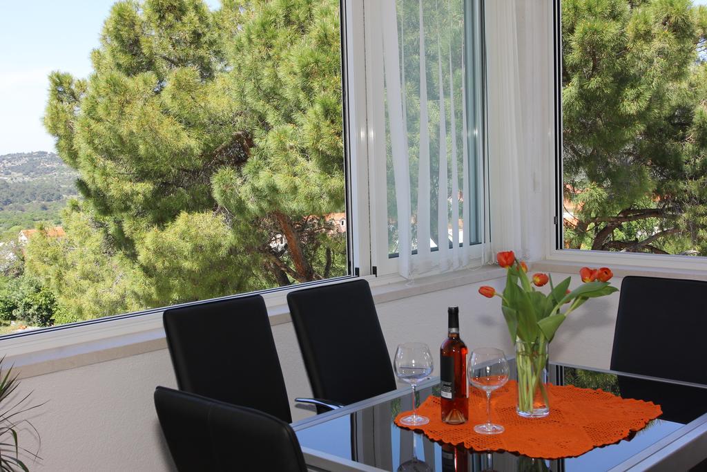 Holiday House Pine Tree Nerezisca 外观 照片